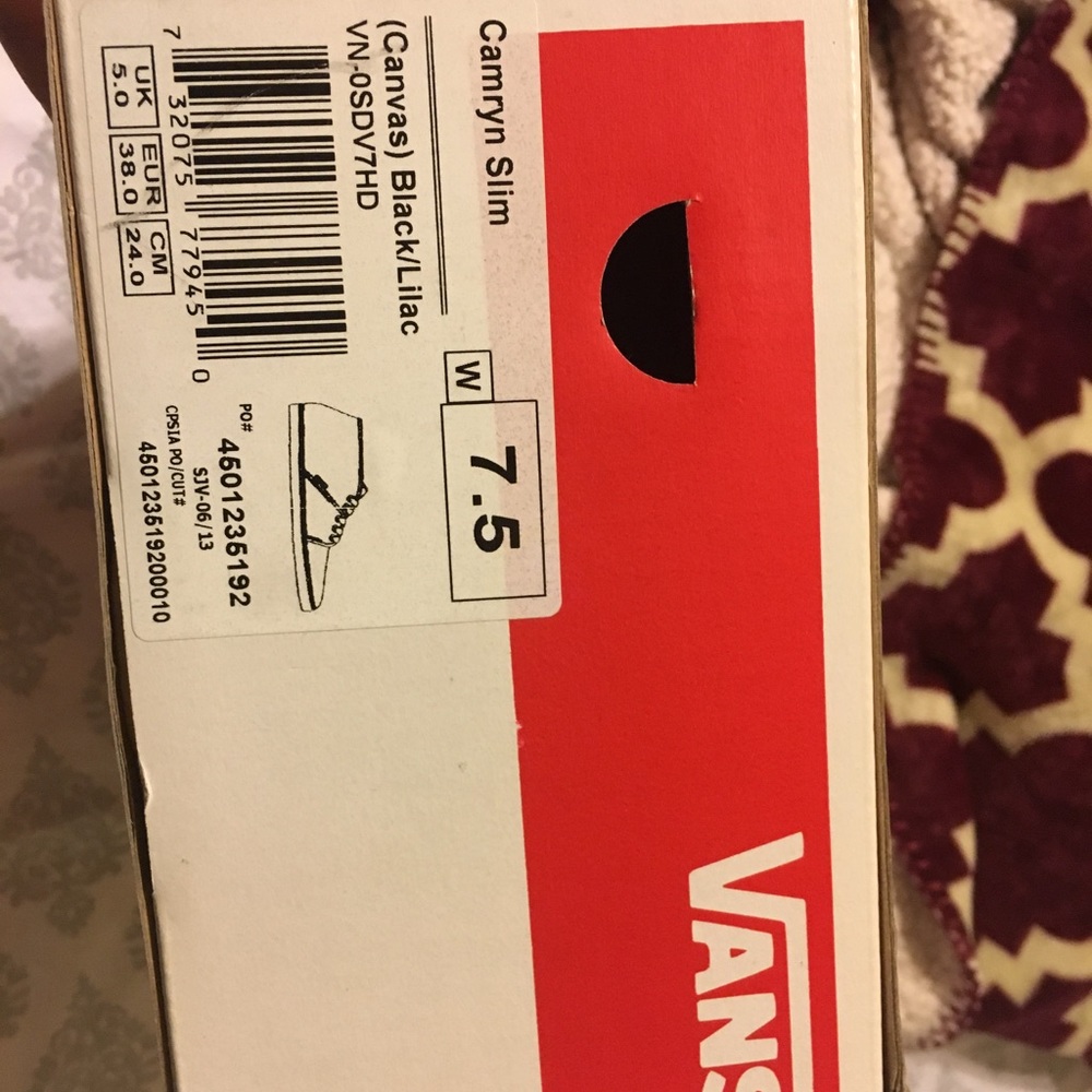 Vans - Picture 3 of 8
